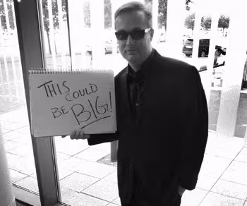 “This Could Be Big”: Jason Calacanis helps cult photoblog to 1000 posts