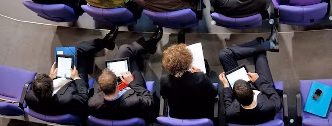 MP becomes first to use iPad in British Parliament Featured Image