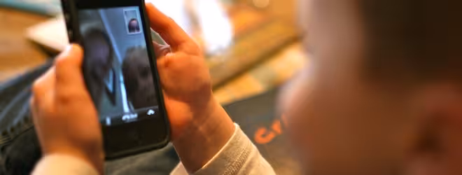 Users report FaceTime glitch causes random photos to appear in calls Featured Image