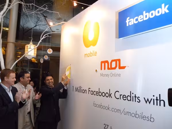 Facebook ups its game in Asia, partners with Malaysian telco to offer rewards Featured Image