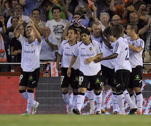 valencia_using_their_twitter_handle_as_shirt_sponsor