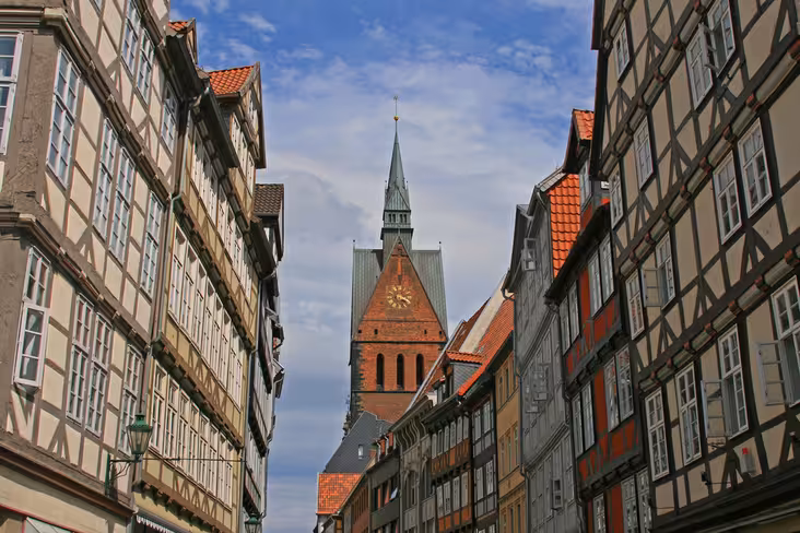 A manhunt on Facebook leads to 8 arrests in Germany Featured Image