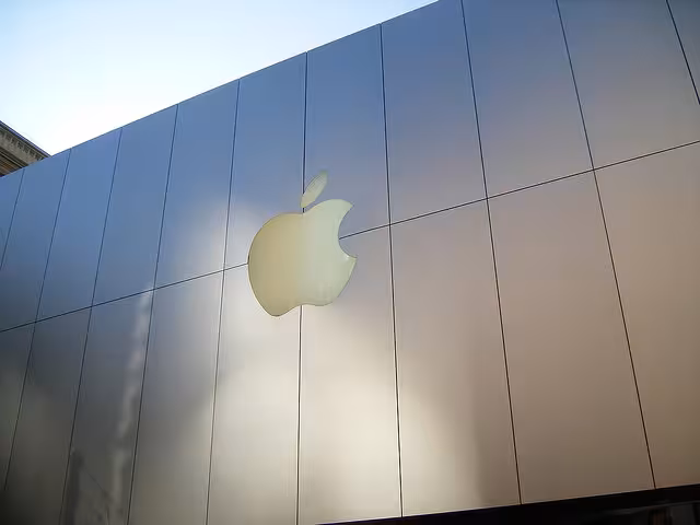 Apple SEC filing highlights official appointment of John Browett as new SVP of Retail