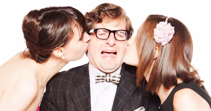 Announcing the 2012 ‘Unruly’ Webutante Ball Prom Committee: David Tisch, Ben Lerer, Julia Allison & more Featured Image