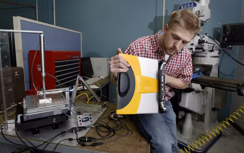 Hummer To Offer Semi-Rugged Laptop Computers