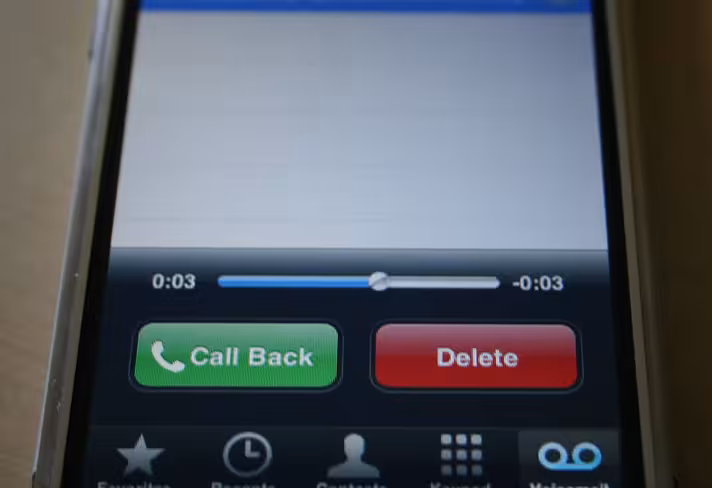 EE activates Visual Voicemail for UK iPhone 5 owners, but only on 4G plans Featured Image