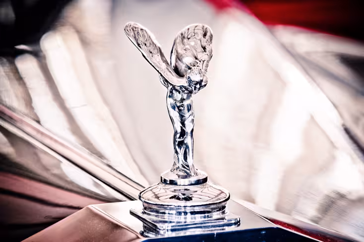 Apple reportedly puts ex-Rolls Royce director in the communication driver’s seat for the EMEIA region Featured Image