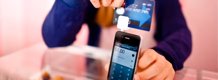 square-credit-card-reader1-e1356733394439