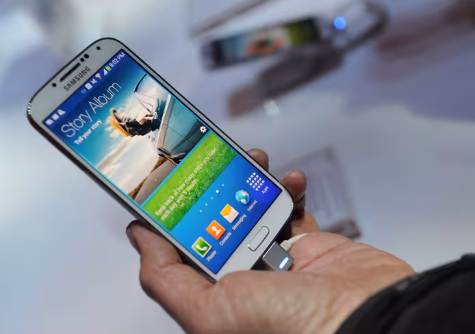 US-SKOREA-IT-TELECOM-SAMSUNG-SMARTPHONE-FILES