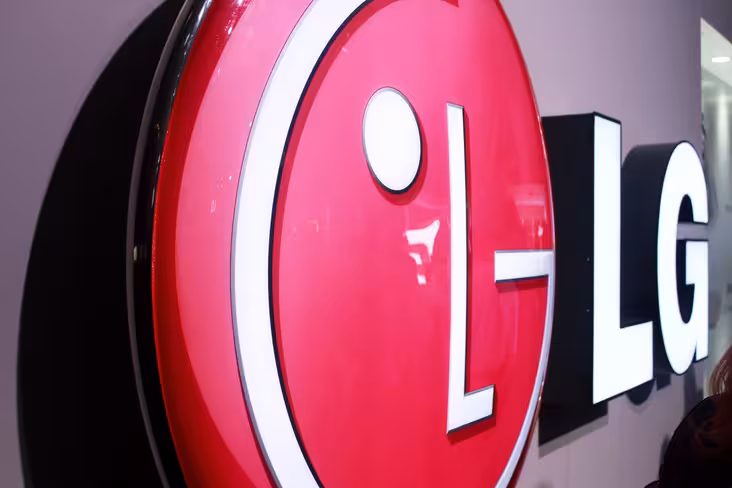 Hands-on with the LG G2: It’s got buttons on the back Featured Image
