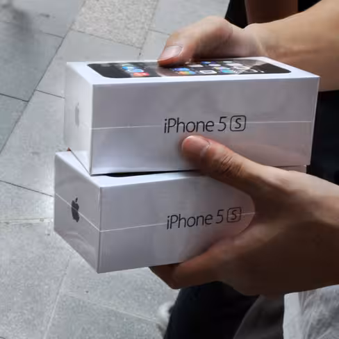 HONG KONG-CHINA-US-IT-TELECOM-APPLE