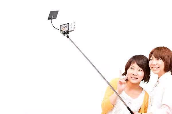 Zuckerberg_selfie_stick_kogan
