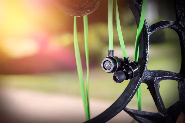 razer-adaro-in-ears-gallery-3