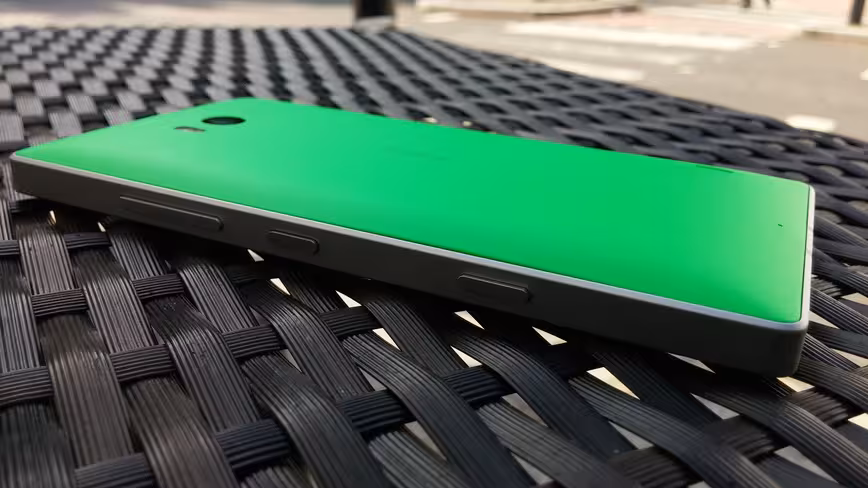 Lumia_930_rear