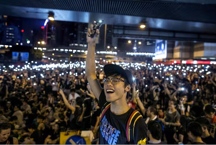 asian man smartphone crowd