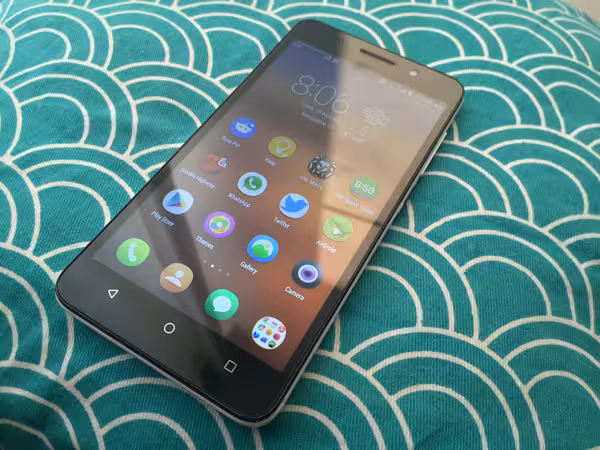 Honor 4X on bg
