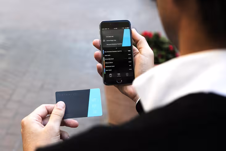Stratos Card & App 3
