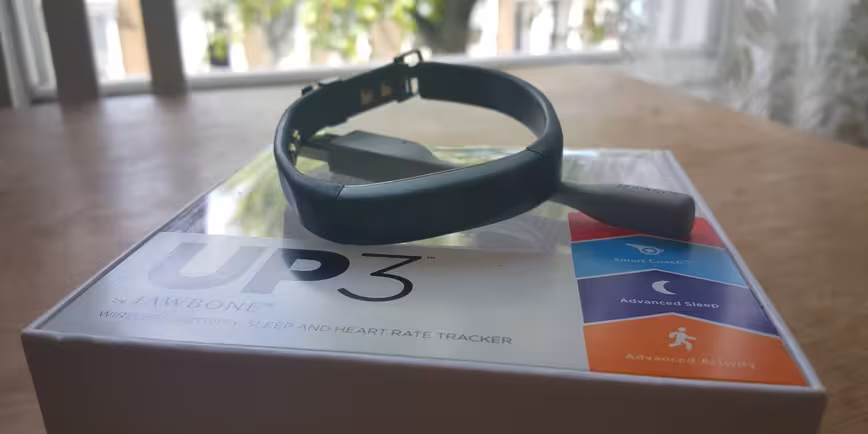 JawboneUP3_box_altfeat