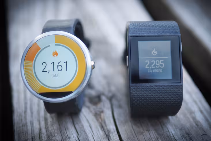 Moto 360 vs Fitbit Surge