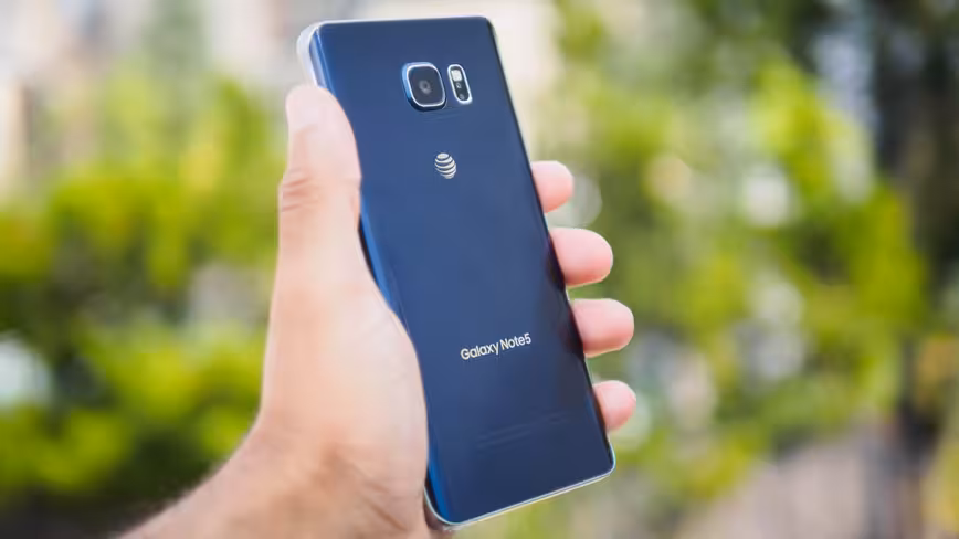 No removeable back means no replaceable battery and no microSD slot.