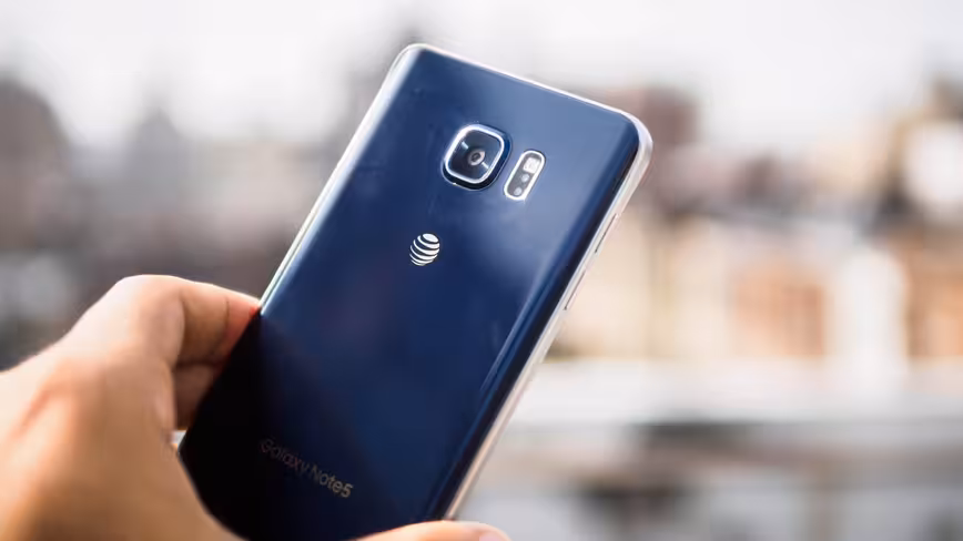 The glass back looks great, but you *will* get fingerprints all over it