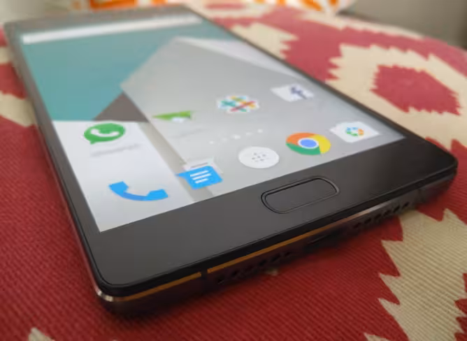 The fingerprint sensor is quick when it works but annoying when it occasionally doesn't respond