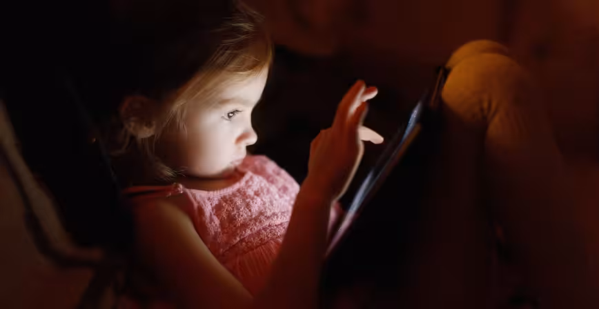 Screen time doesn’t harm kids, but you should still keep an eye on it