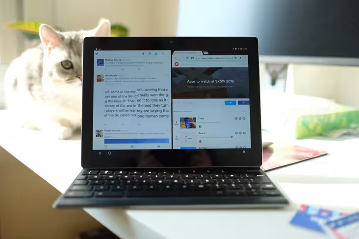 Split-screen mode makes Android N feel much more like a laptop OS