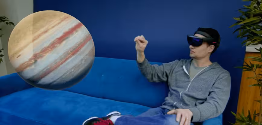 Microsoft HoloLens inventor declares ‘the phone is already dead’