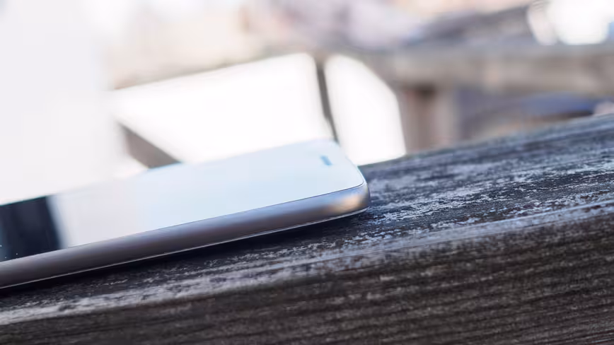 The top of the device slopes away from you. A nice touch, though not practical.