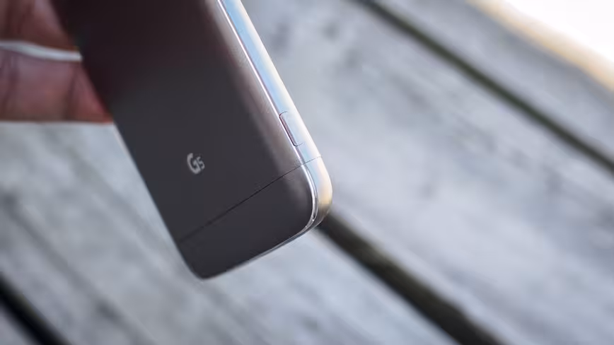 The gap between the detachable module and the rest of the phone is a bit distracting.