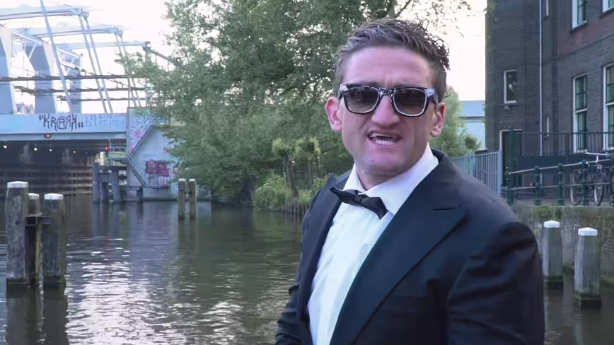 It’s illegal to wakeboard Amsterdam’s canals – unless you’re Casey Neistat Featured Image