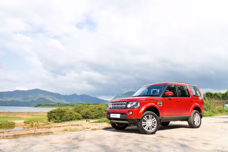 Dear Land Rover, getting into the smartphone business is a terrible idea Featured Image