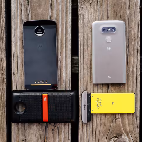 It's hard to argue for LG's approach to modularity when Motorola's is so much faster and more convenient.