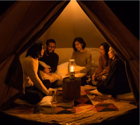 OMG U GUYZ WE R GLAMPING!