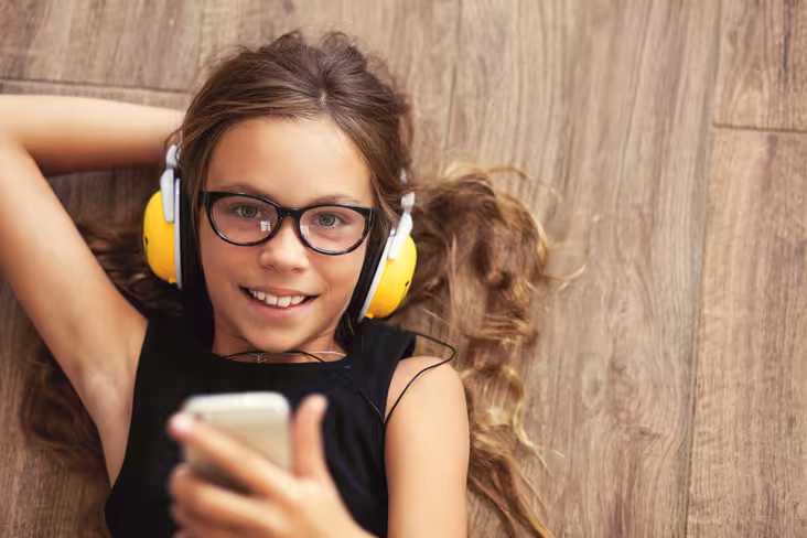 preteen, mobile