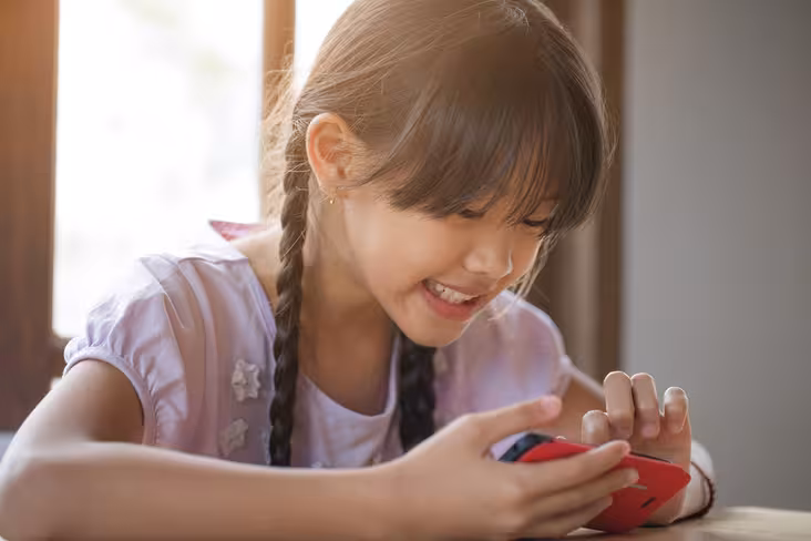 preteen, mobile