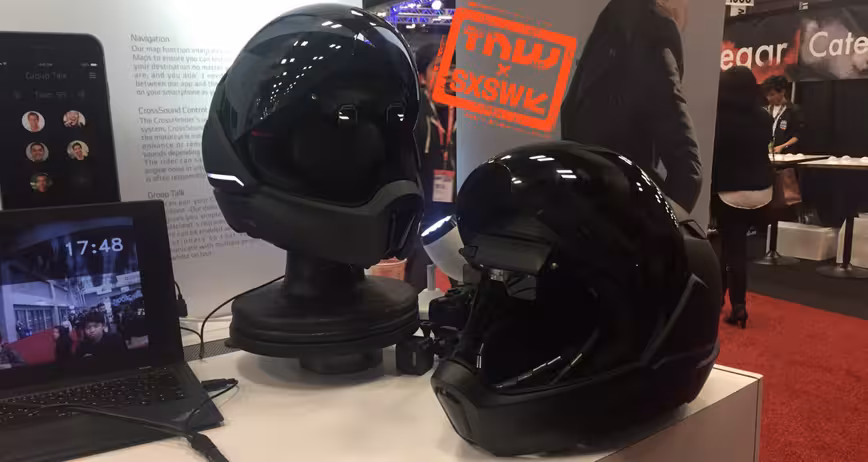 Smart motorcycle helmet comes with speakers and rearview camera
