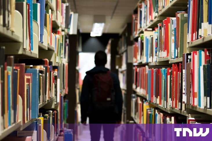 ИИ-компании скупают старые книги, потому что это последние данные без «мусора»
