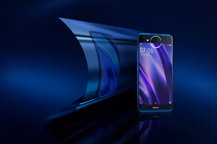 The Nex 2's rear panel features a 5.49-inch display, along with three cameras and a 'Lunar Ring'