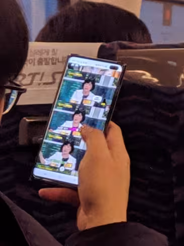 Leak: That sure looks like a Galaxy S10+ you’ve got there…