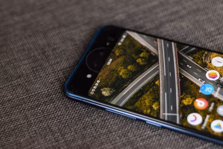 The Nex Dual Display Edition features a tri-camera system, as well as a circular light that protrudes from the screen