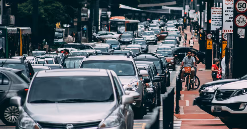 Stingy driverless cars will clog future streets instead of parking