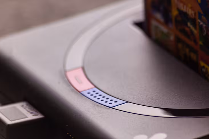 The Mega Sg looks fantastic with its throwback details and compact design
