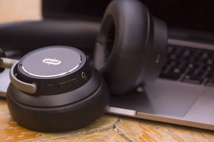 The TaoTronics Soundsurge 46 headphones' buttons are easy to access and get used to 