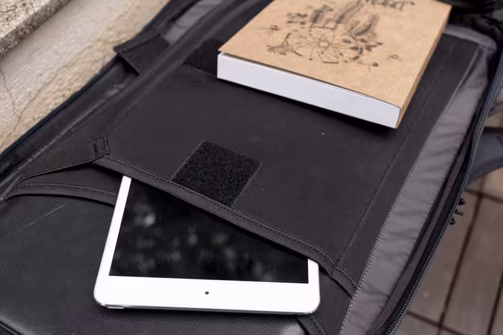 The Minaal Daily has two shock-proof sections for your laptop and tablet