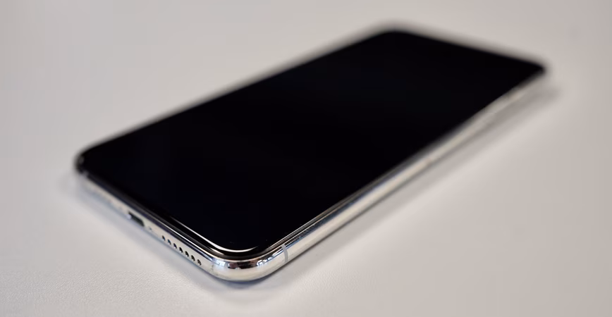 iphone 11 pro max side angle