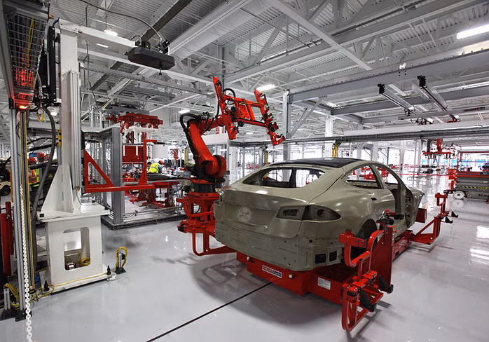 Tesla, robots, manufacturing