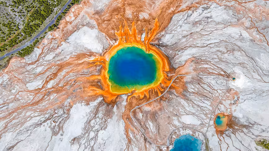 Google Earth just released 1,000 beautiful wallpapers you can download for free