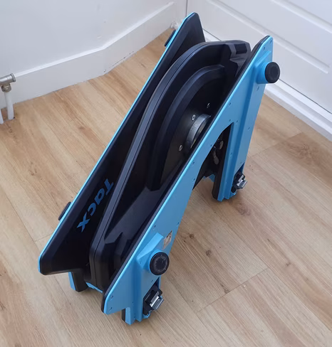 Tacx Neo, handle, carry, storage